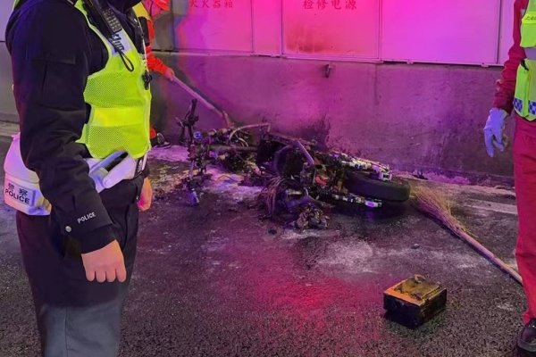 电动自行车隧道内自燃 上海警方顺藤摸瓜查获一非法改装窝点
