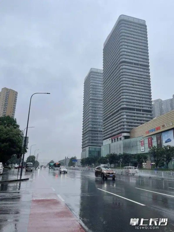 凌晨的长沙街头，这里一如既往