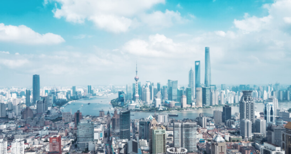 上海市政府常务会议部署推进服务业扩能提质，并研究推动上海开发区高质量发展